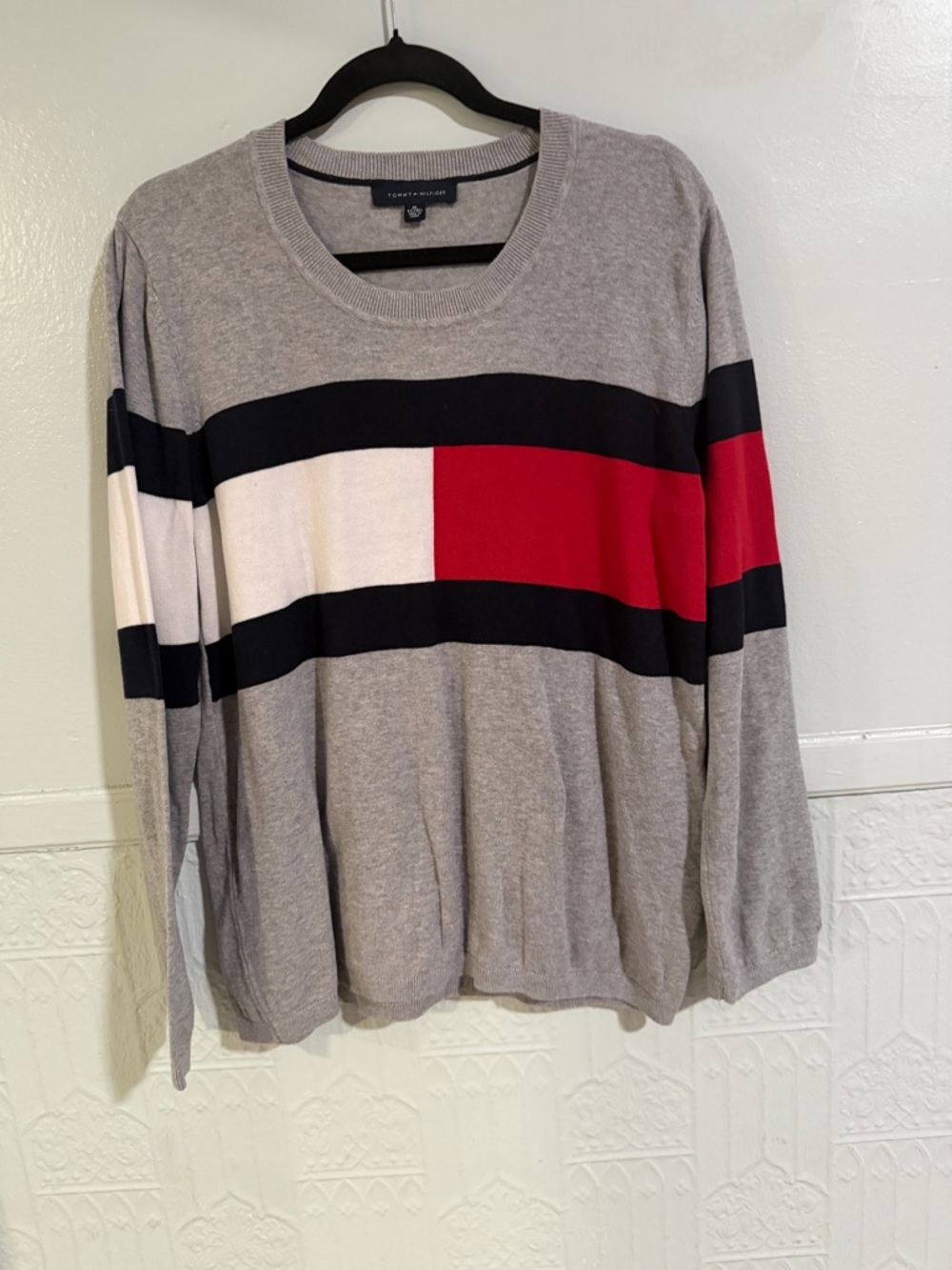 Tommy Hilfiger Light Gray Crewneck Sweater with Navy Trim